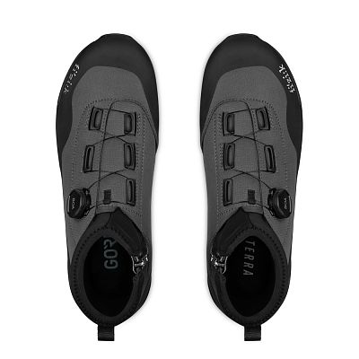 Превью  Велоботинки туристические FIZIK Terra Nanuq Flat GTX Black/Grey